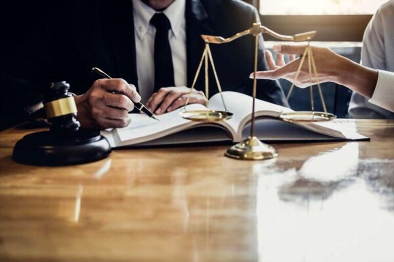 Legal-Advice-Advocate-In-Delhi.jpg